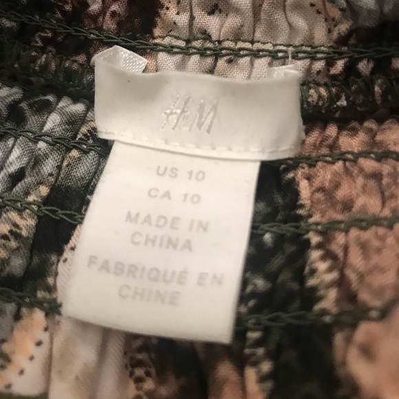 H&M snake print dress with smocking - Picture 6 of 6